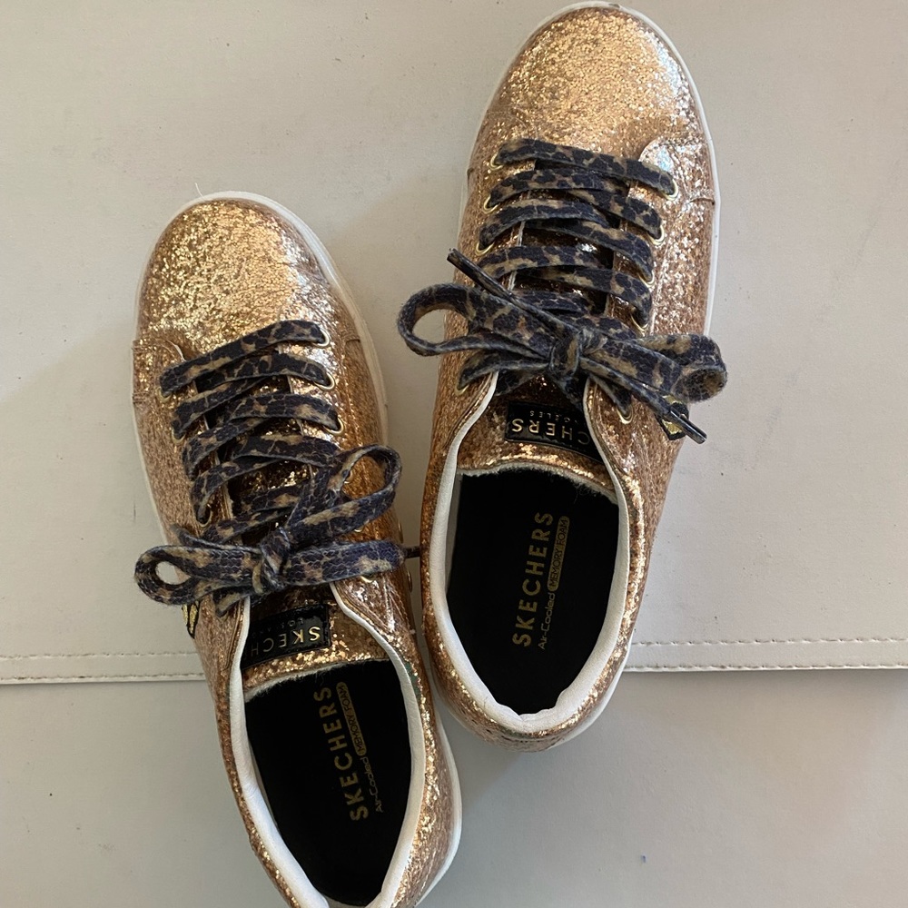 Gold Metallic Skechers sneakers with leopard shoelaces size 8